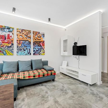 Lumina Comfy Apart Near The Railway Station 罗兹 外观 照片