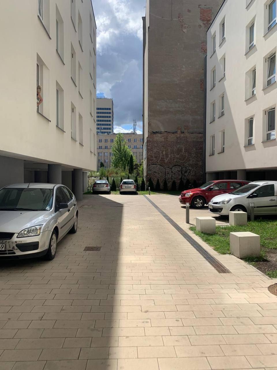 Lumina Comfy Apart Near The Railway Station 罗兹 外观 照片